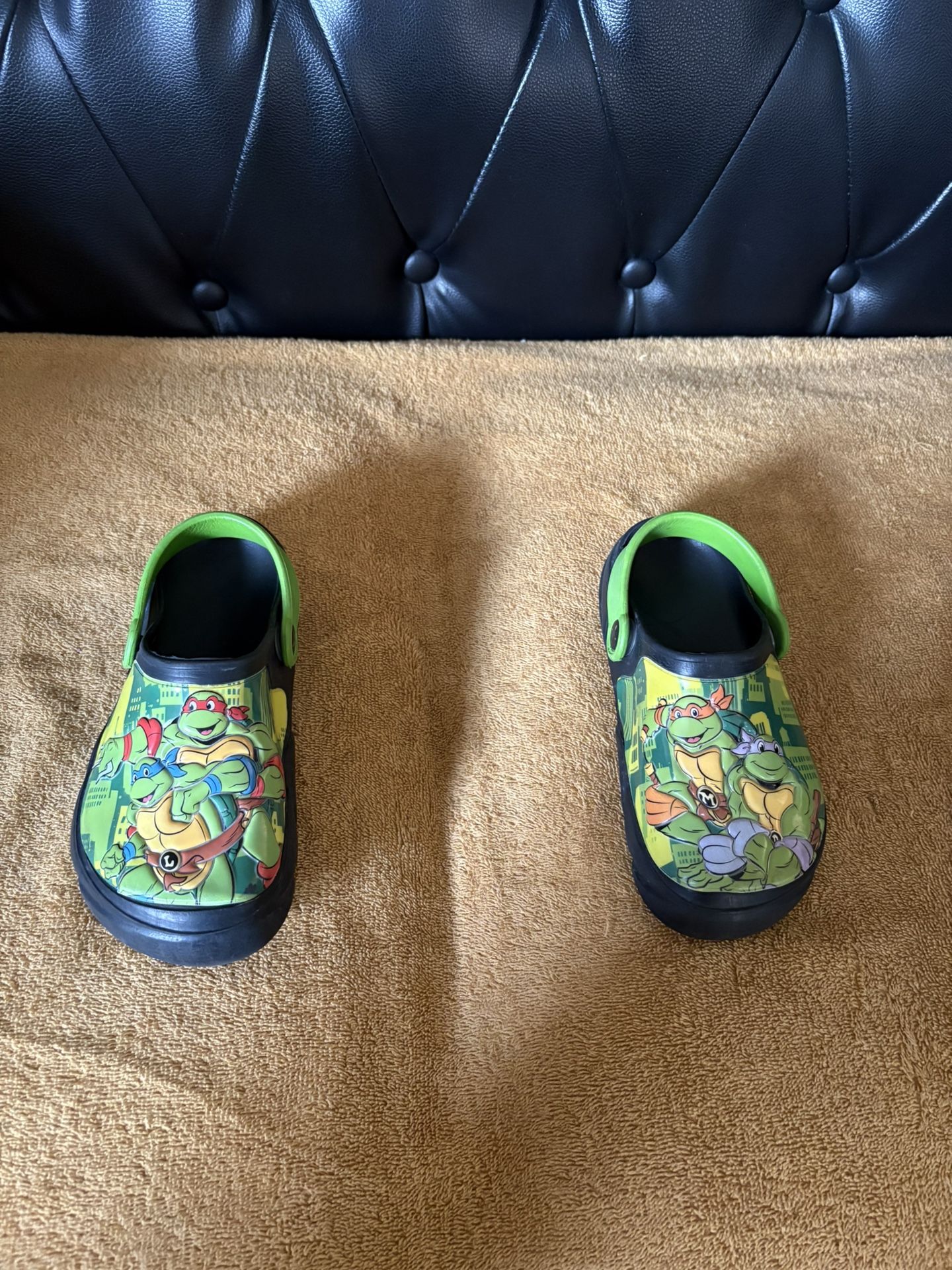 NINJA TURTLE CROCS GOOD CONDITION SIZE 11/12 $12
