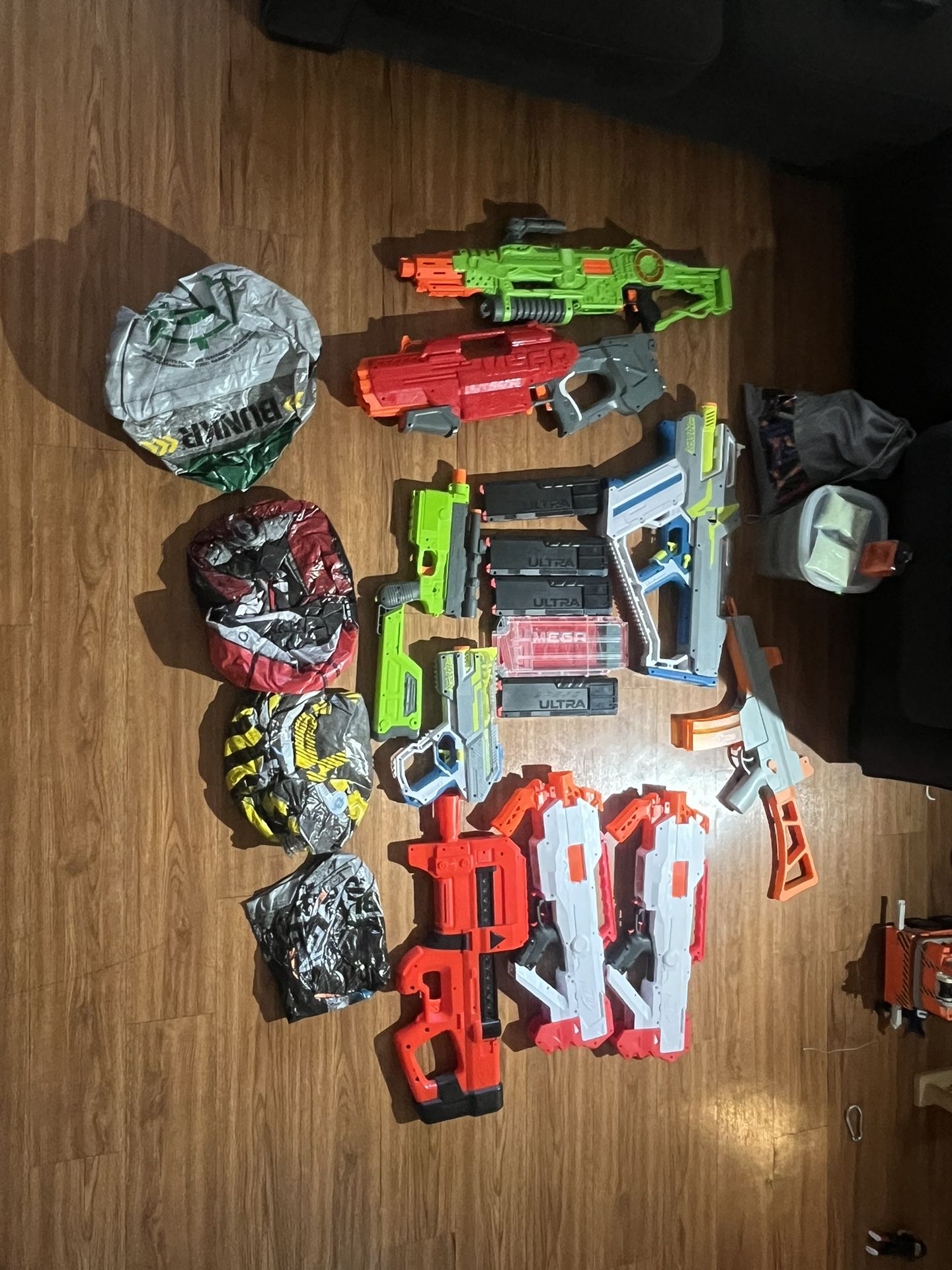 Nerf Guns, With Mags 