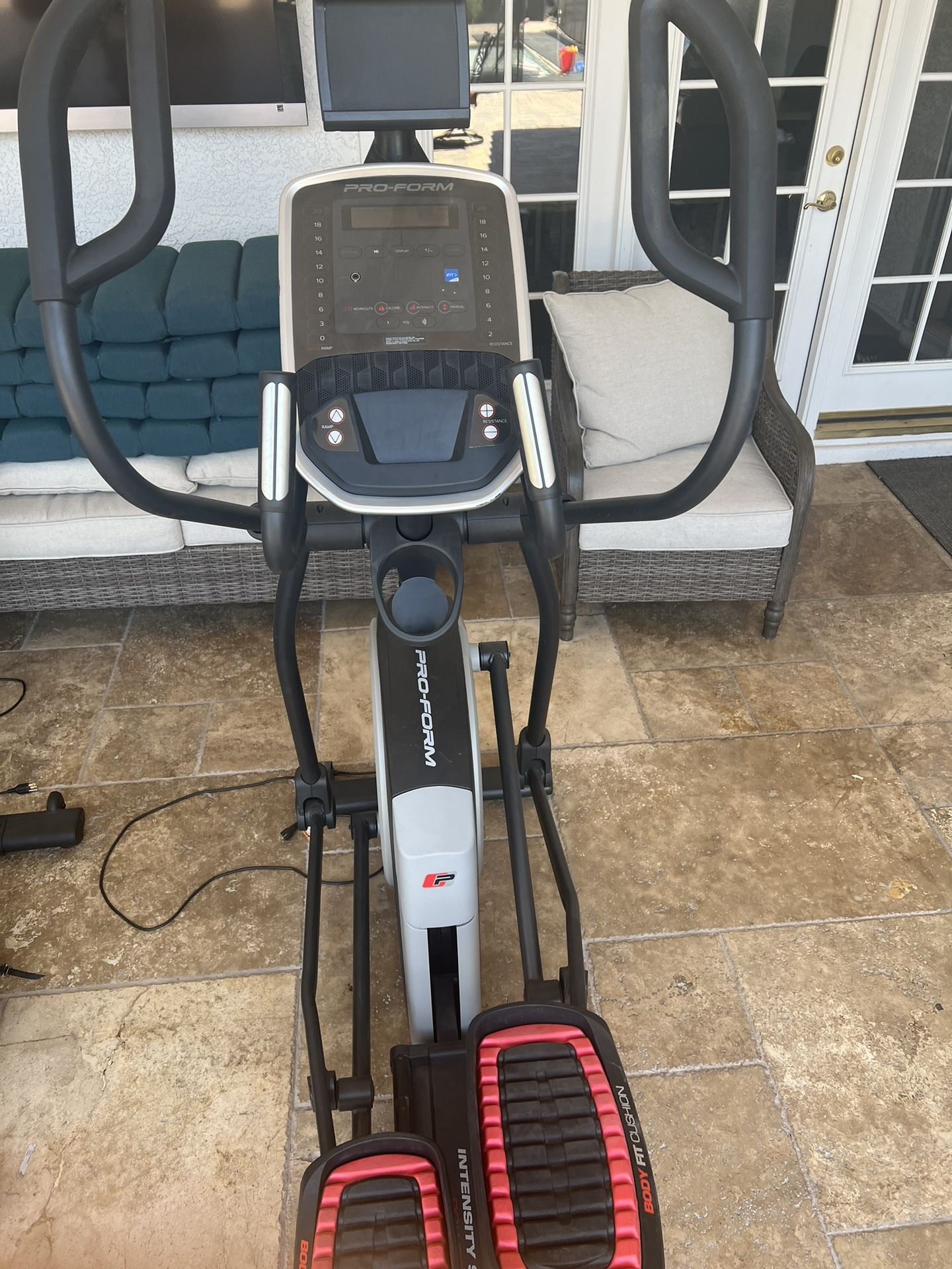 PRO-FORM Elliptical E9.0
