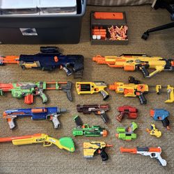 15 Nerf Guns + Accessories + Darts