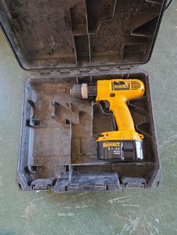 Free-Dewalt 14 V Hammer drill w/case
