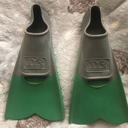TYR CROSSBLADE FINS 5-7 YOUTH SIZE