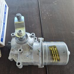 5 pin Wiper Motor for 07-18 Silverado Sierra 07-14 Suburban Tahoe Escalade Yukon