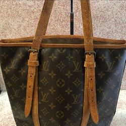 Auth LOUIS VUITTON Bucket Handbag with Cert of Authenticity!!