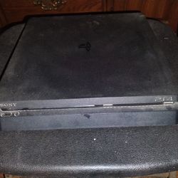 PS4  Slim