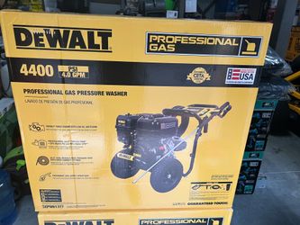 BRAND NEW 🔥 Dewalt 4400 PSI 4.0 GPM Professional Commercial Gas Pressure Washer #DXPW61377