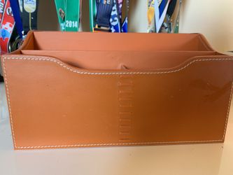 Desk organizer