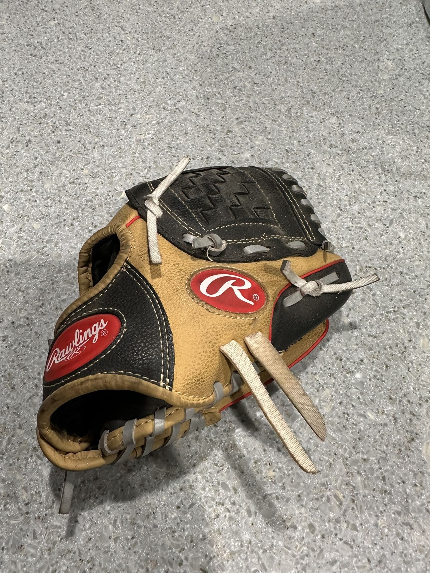 Kids Rawlings Baseball Glove
