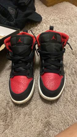 Jordan one mid red and black