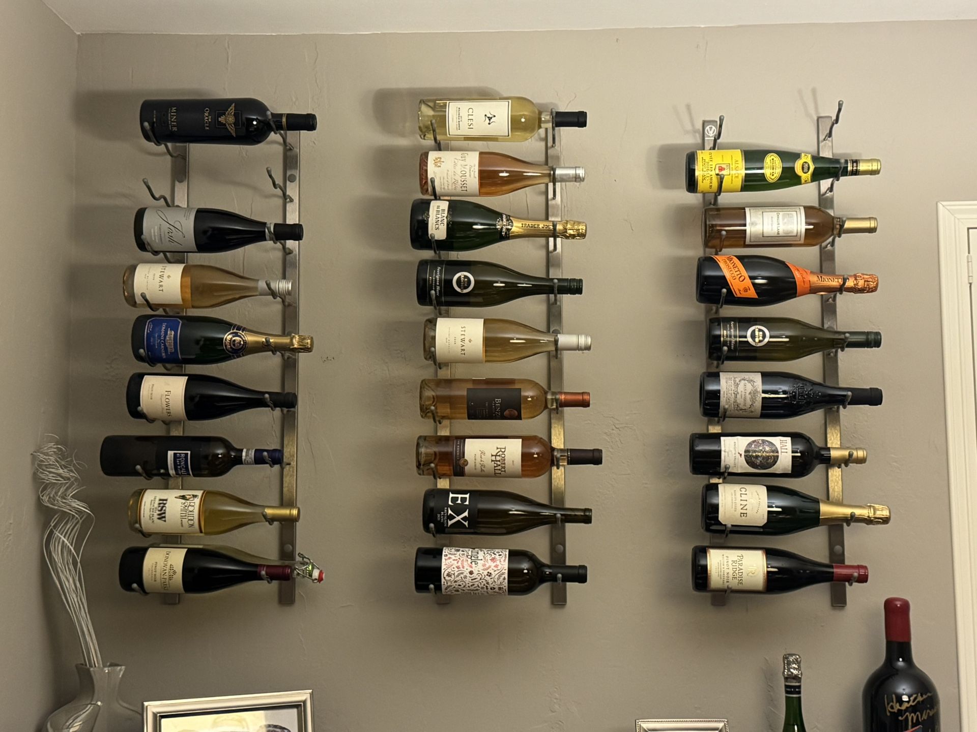 Vintage View Wine Rack (Wall Mounted Metal Bottle Storage)