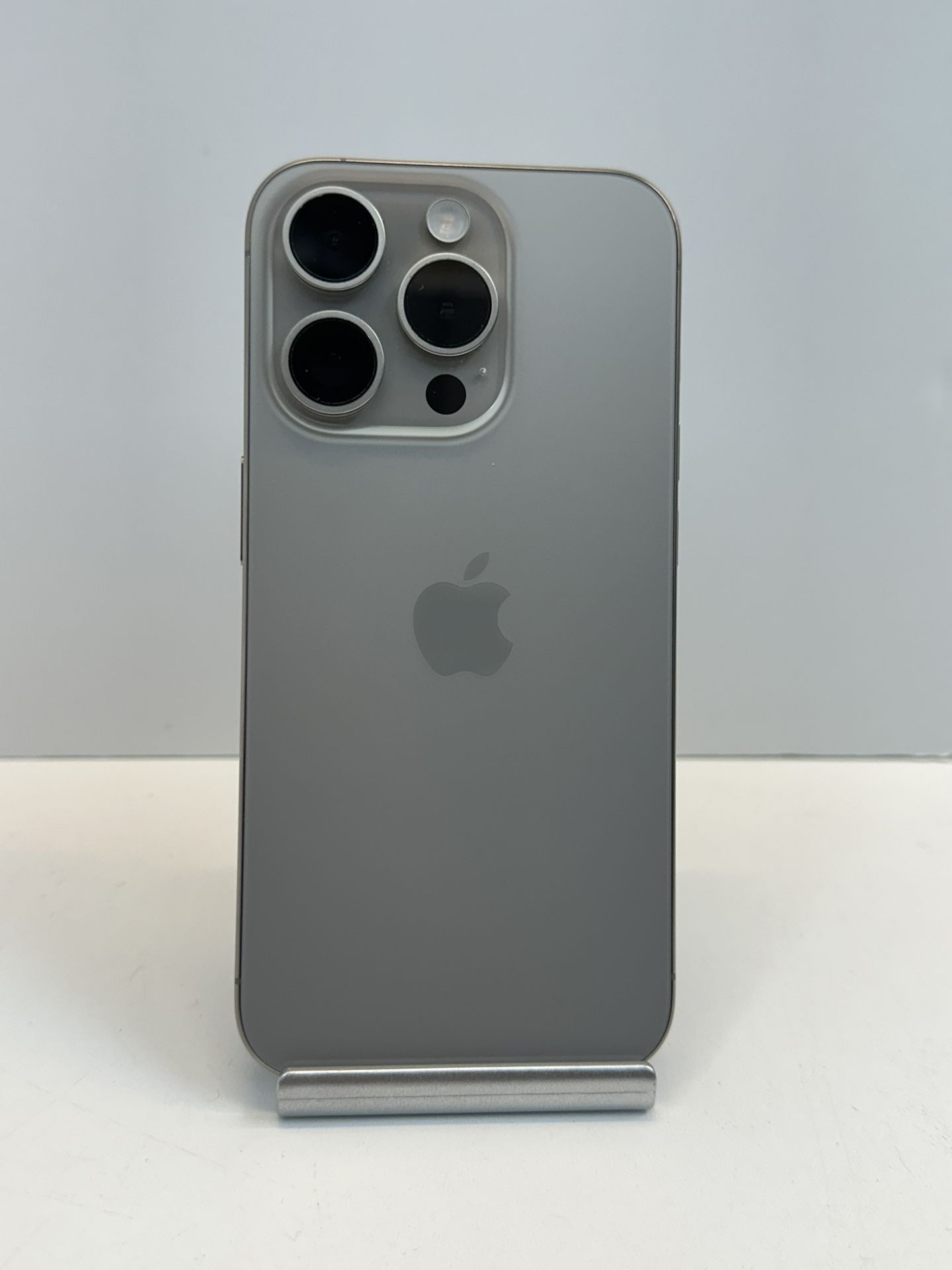 Apple iPhone 15 PRO 128gb. ( Fully Unlocked )