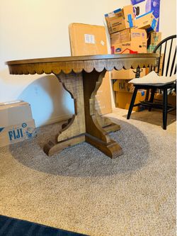 Pine Dinning room Table