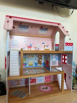 Kidkraft doll house