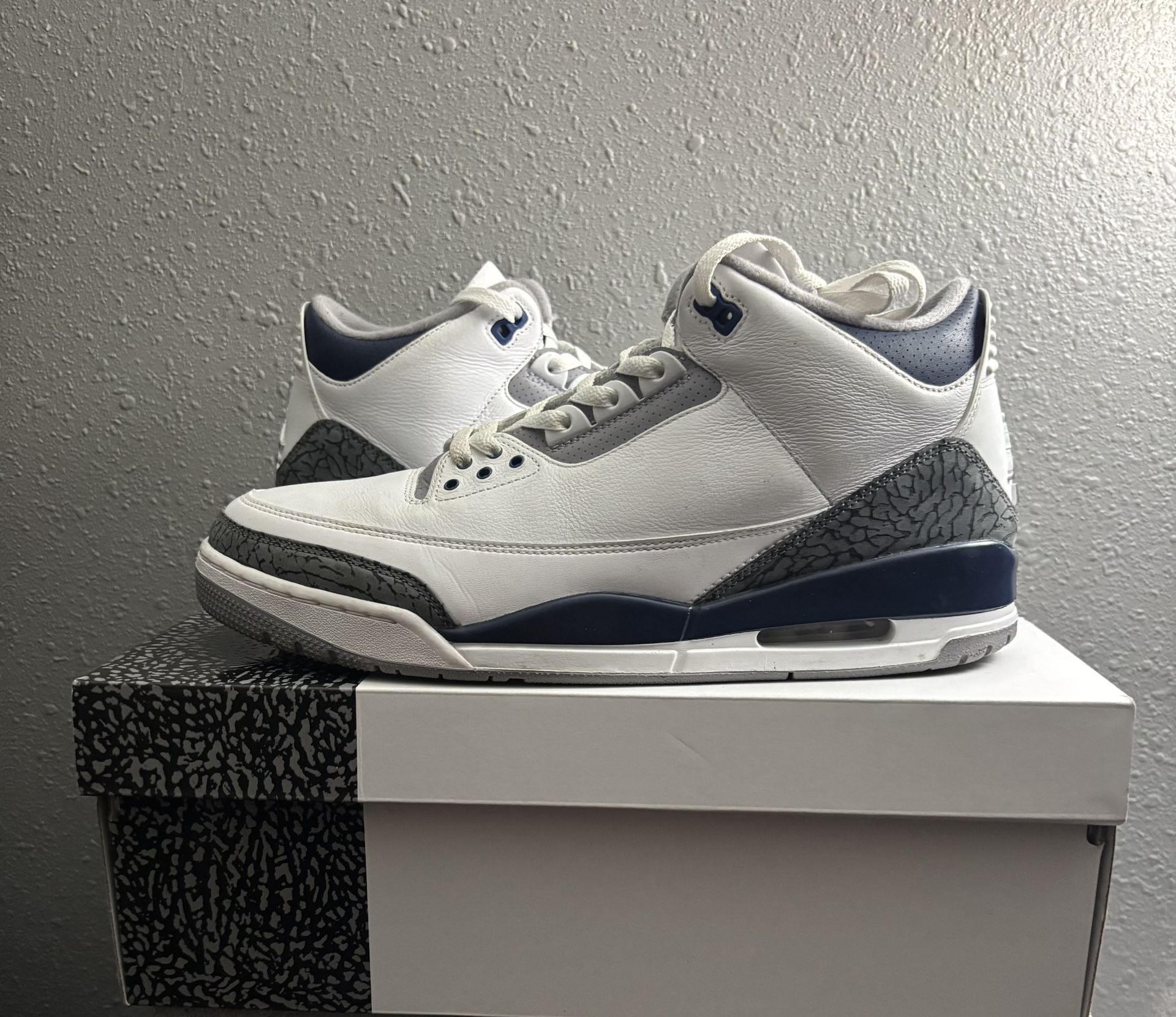 Jordan 3 Midnight Navy Size 13
