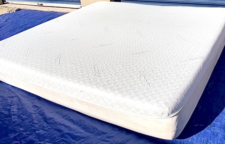 🔥 ACT FAST — KING Tempur-Pedic Memory Foam Mattress 🛏️ DELIVERY AVAILABLE