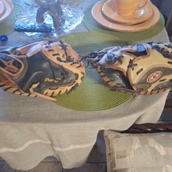 CATCHER GLOVE ALL STAR 33.5 ESSTON 32.  $70  EACH  FIRM PRICE 