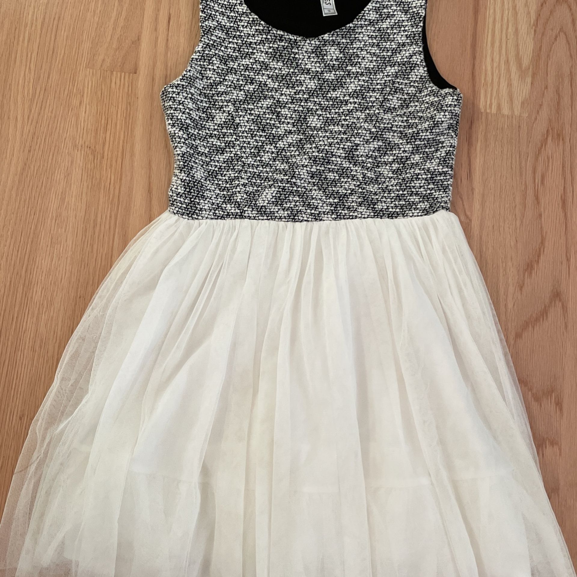 Beautiful Girls Size 12 Dress In Excellent Condition 