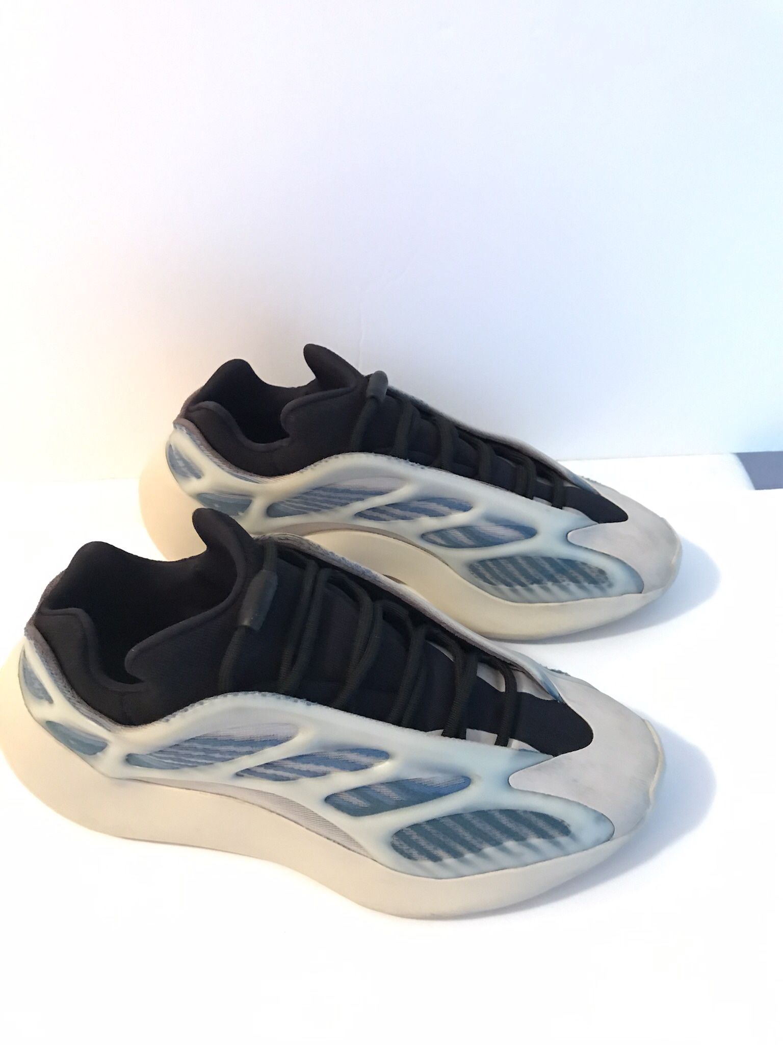 ADIDAS YEEZY 700V3 KYANITE SIZE