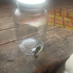Jug Dispenser