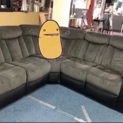 RECLINER COUCH