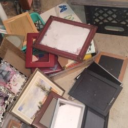 Picture frame 4 for 1 dollars