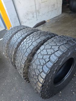 4 used tires Lt37x12.50r17  Toyo Open Country $ 350.00