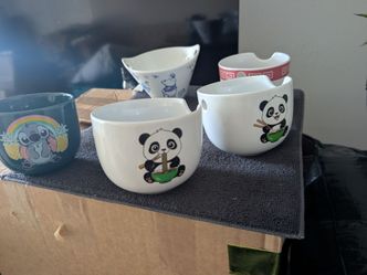 Various ramen bowls