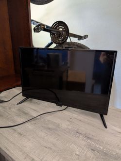 Insignia Flat Screen TV 24"