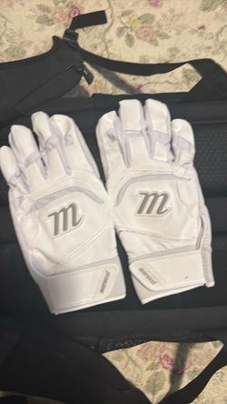 Baseball gloves