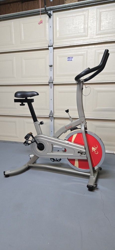 Sunny Health & Fitness Indoor Exercise Bike, Stationary Cycling Bike