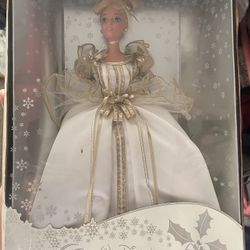 1997 Collectable Figure Cinderella  Walt Disney 