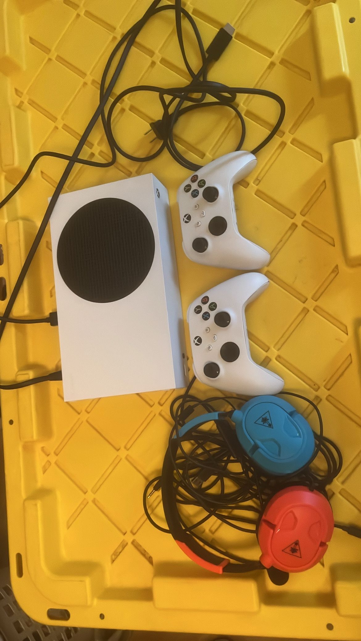 Xbox Series S With Two ConTrollers And Headset (Together)