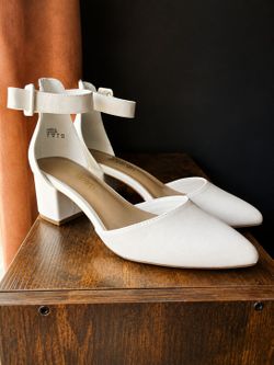 White Chunky Heels | Dream Pairs | Size 8 US