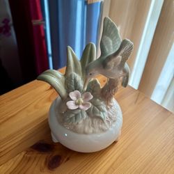 Musical Porcelain Hummingbird Music Box