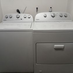 Whirlpool Washer And Gas Dryer Set