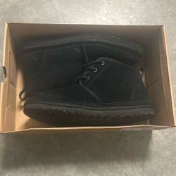 UGG