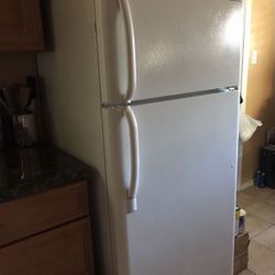 Frigidaire Refrigerator 