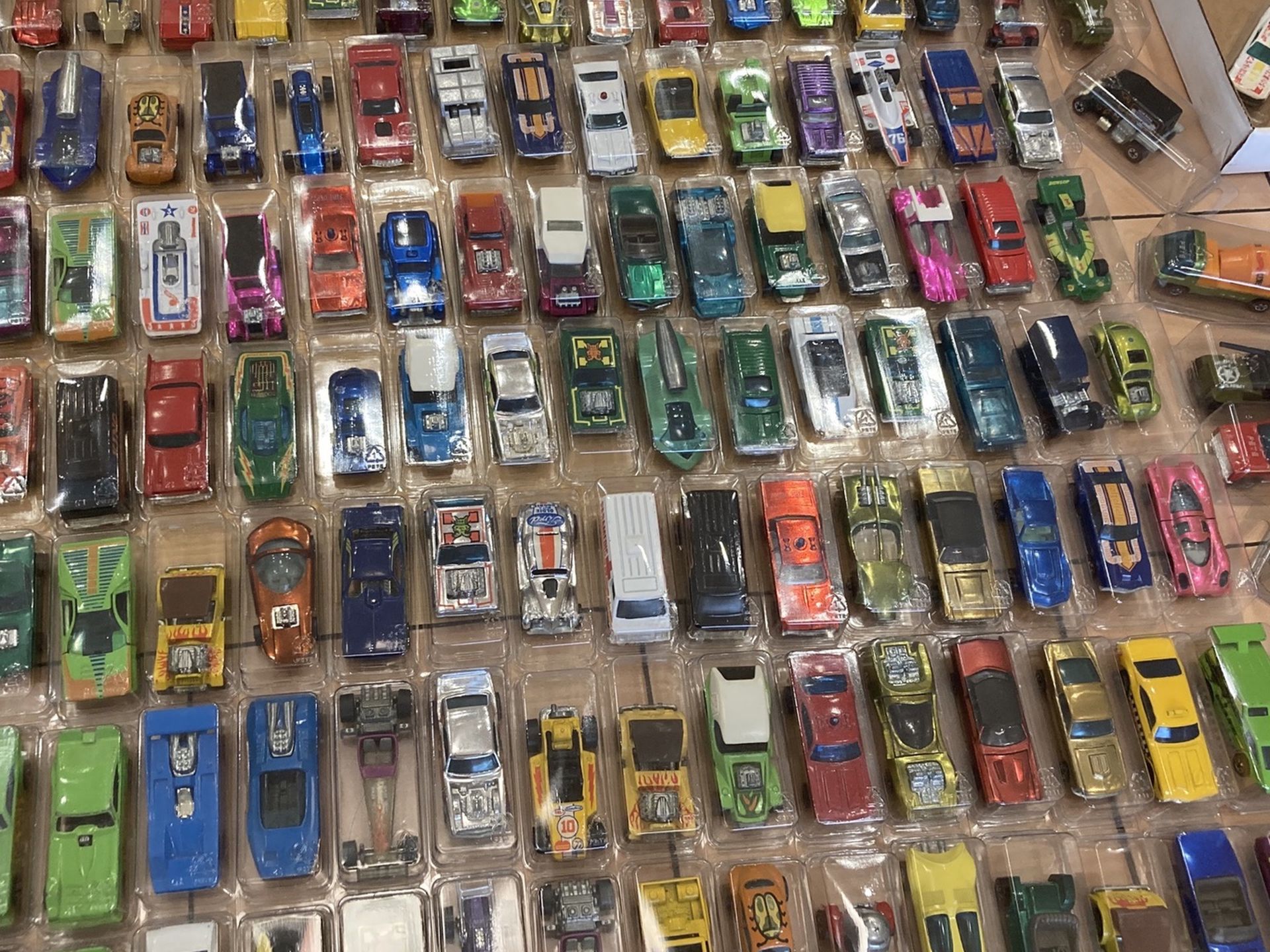 Collector seeking vintage old genuine 1960s 70s Hot Wheels Redlines toy cars hotwheels redline red line wheel