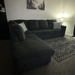 Sleeper Couch / Pull Out Bed (Full)