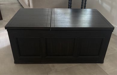 Storage coffee table