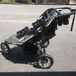 BOB double stroller with tray