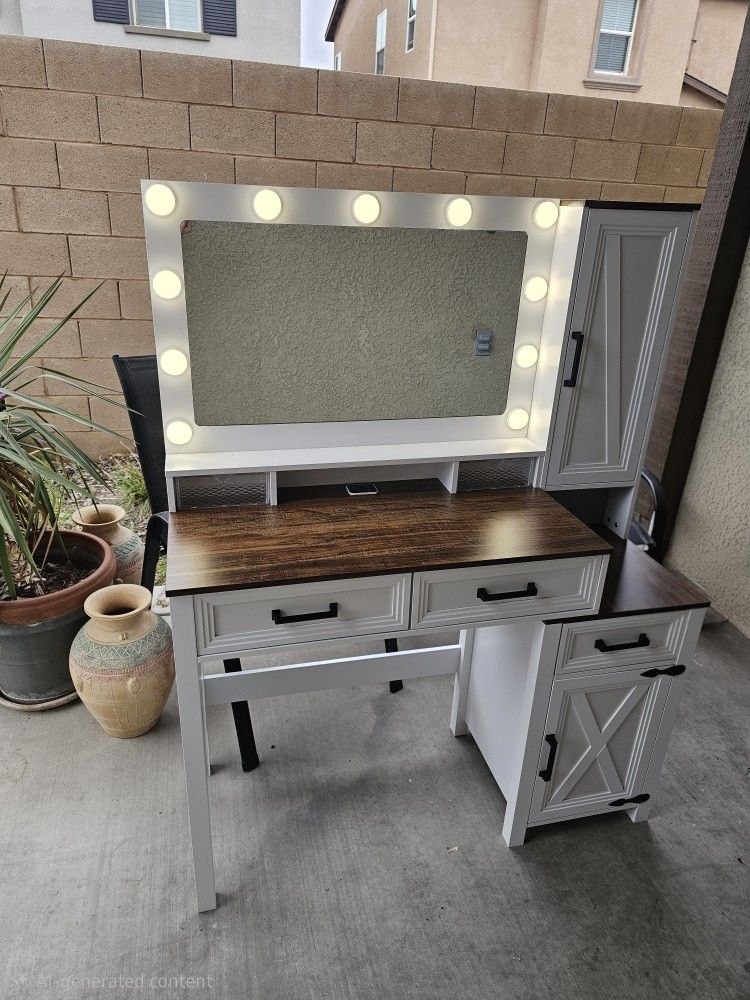 Vanity, Makeup Table 