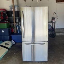 LG 26 Cu. Ft. Stainless Steel Bottom Freezer Refrigerator – Works Perfectly