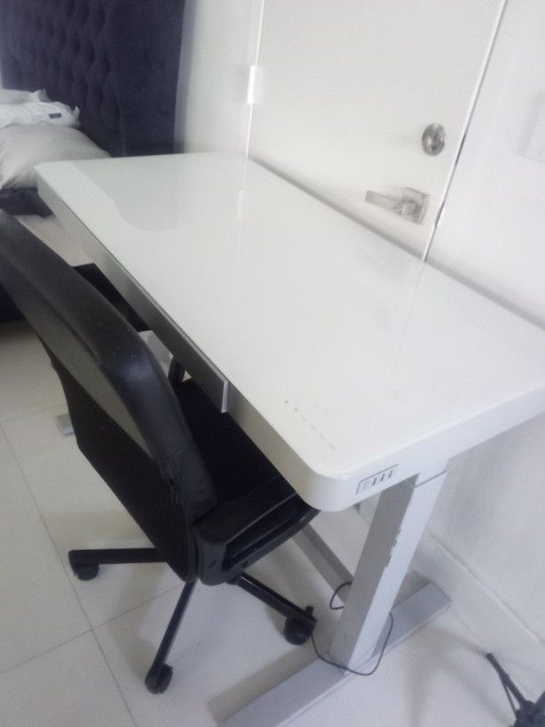 Apple Table With Chair, Glass Table With Chairs