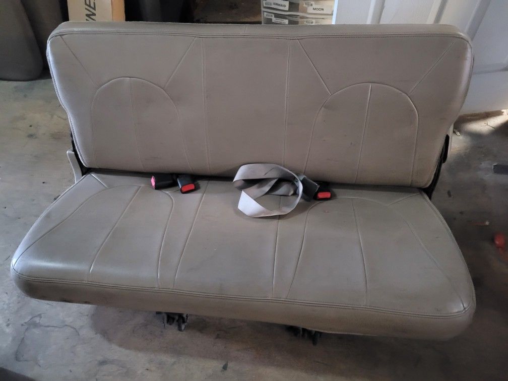 98-02 Ford Expedition 3rd Seat Row