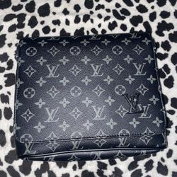 Louis Vuitton Cross-Body District Bag Color Black