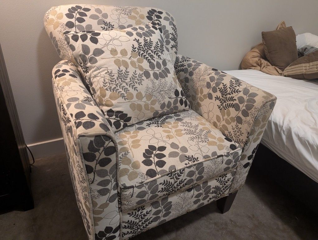 Matching Marshfield Love Seats