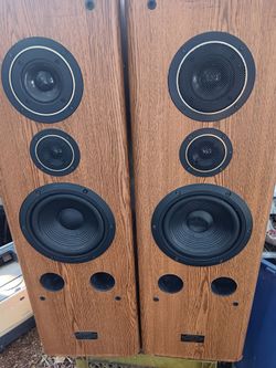 Pioneer S-T500 floorstanding speakers are rare, vintage 1990s audio components