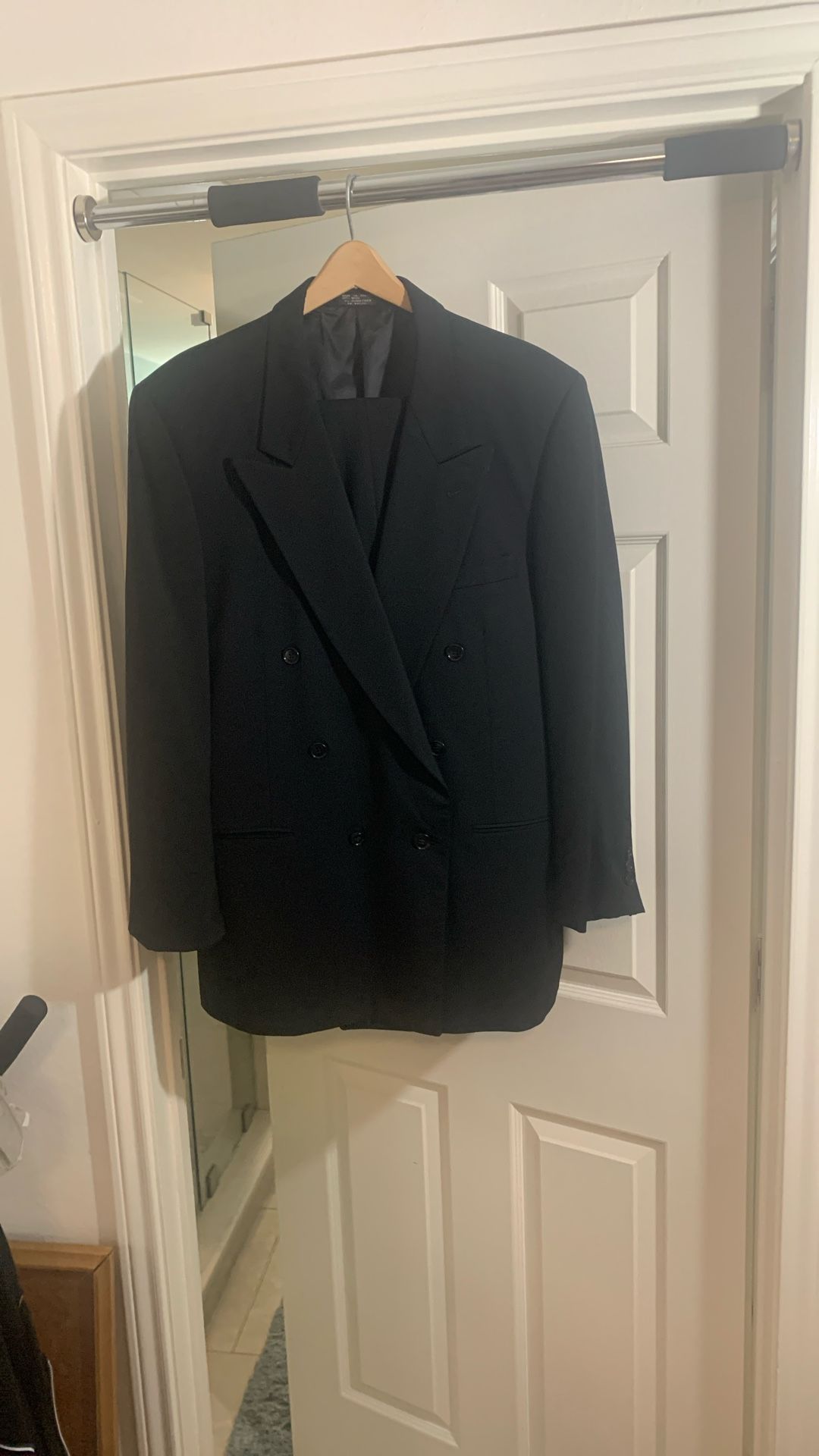 Men's Black 44r double bres. Pauli's Lari Suit
