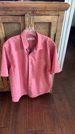 Tommy Bahama short sleeve shirts, large used in great shape
